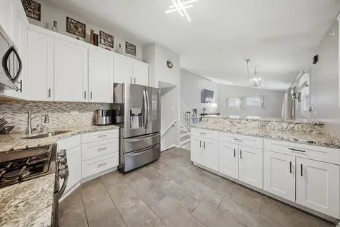 168 Sioux Avenue Carpentersville IL 60110