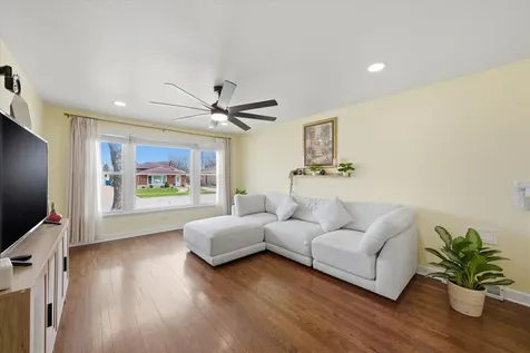 14828 Saint Louis Avenue Midlothian IL 60445