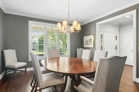 672 South Balmoral Court Lake Forest IL 60045