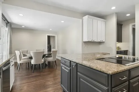 672 South Balmoral Court Lake Forest IL 60045