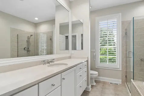 672 South Balmoral Court Lake Forest IL 60045