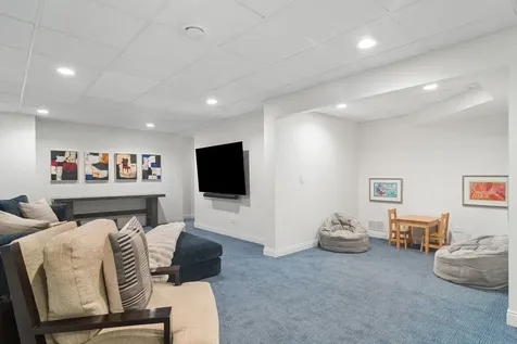 672 South Balmoral Court Lake Forest IL 60045