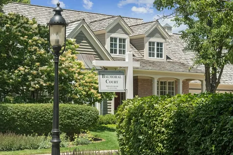 672 South Balmoral Court Lake Forest IL 60045
