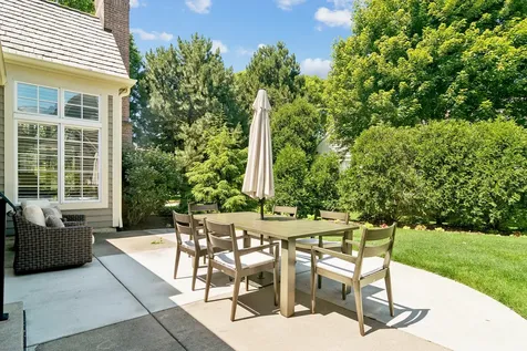 672 South Balmoral Court Lake Forest IL 60045