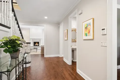 672 South Balmoral Court Lake Forest IL 60045
