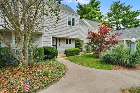 2046 Blackthorn Drive Champaign IL 61821