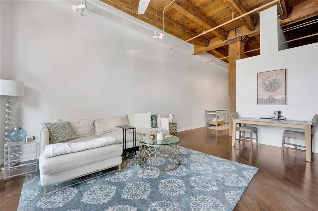 616 West Fulton Street Chicago IL 60661