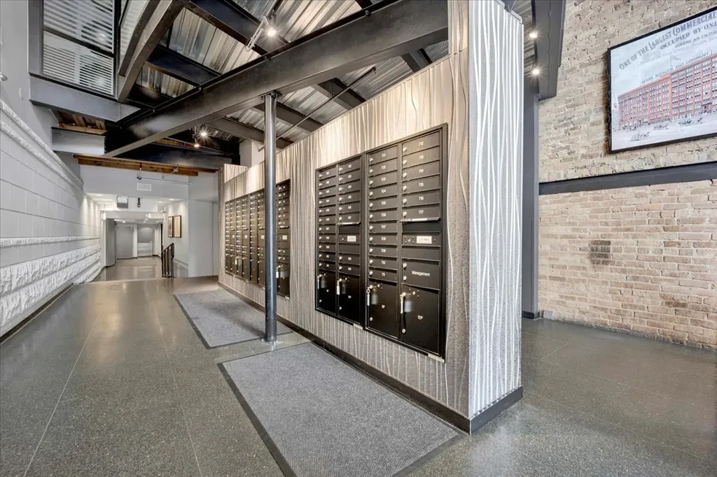 616 West Fulton Street Chicago IL 60661