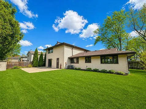 1106 Westfield Lane Schaumburg IL 60193