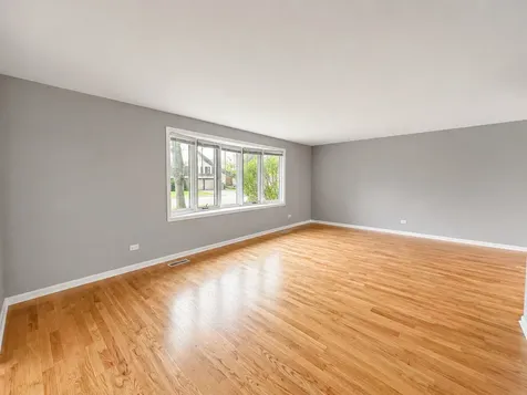 1106 Westfield Lane Schaumburg IL 60193