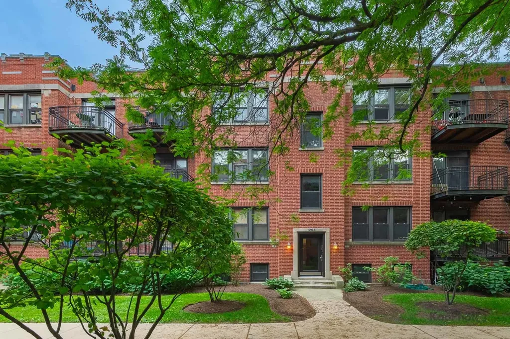5913 North Paulina Street Chicago IL 60660
