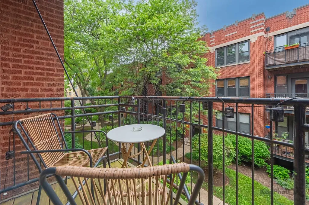 5913 North Paulina Street Chicago IL 60660