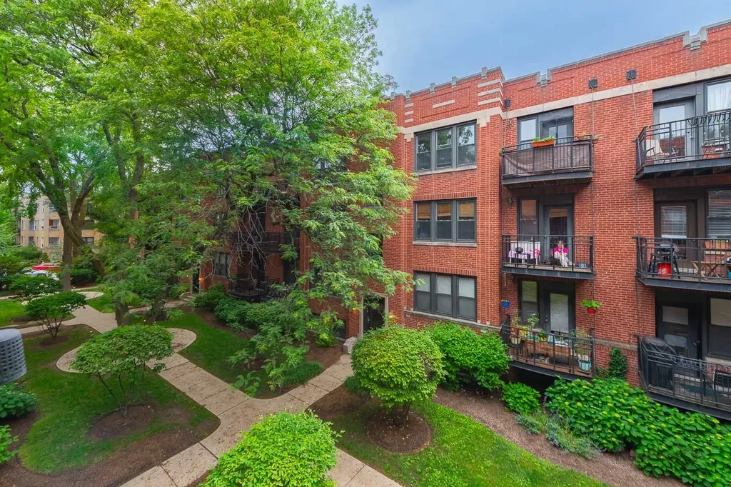 5913 North Paulina Street Chicago IL 60660