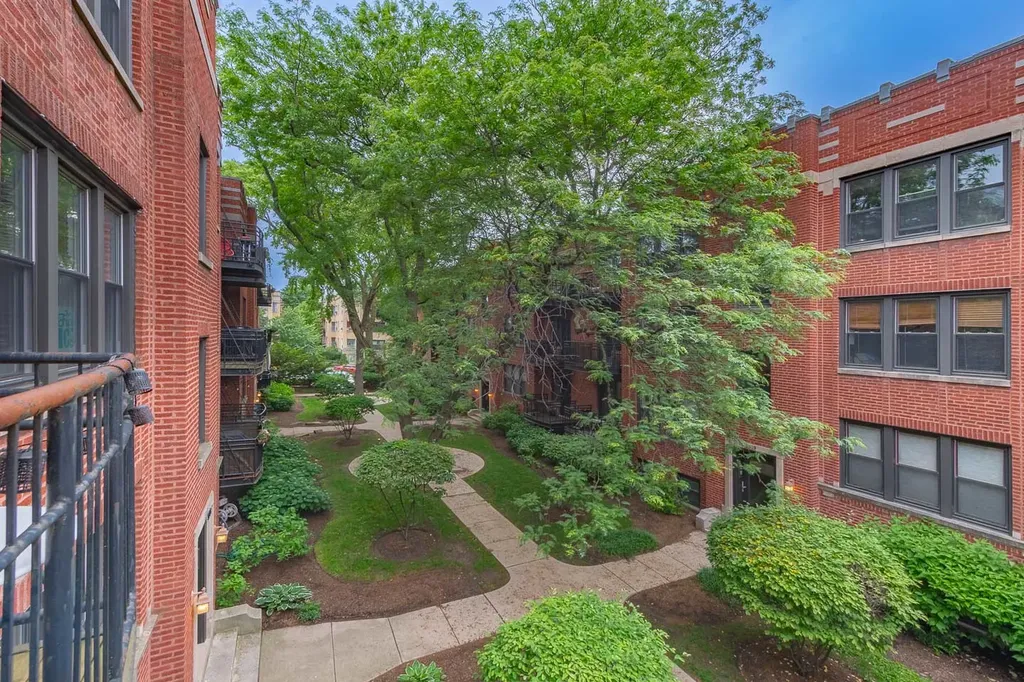 5913 North Paulina Street Chicago IL 60660