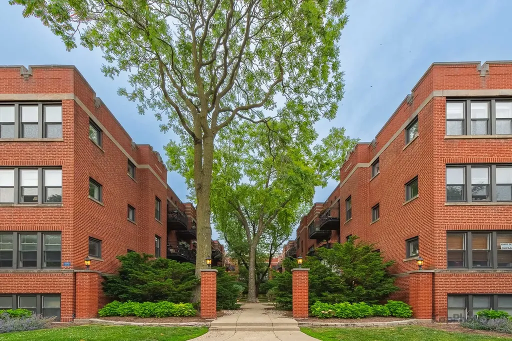 5913 North Paulina Street Chicago IL 60660