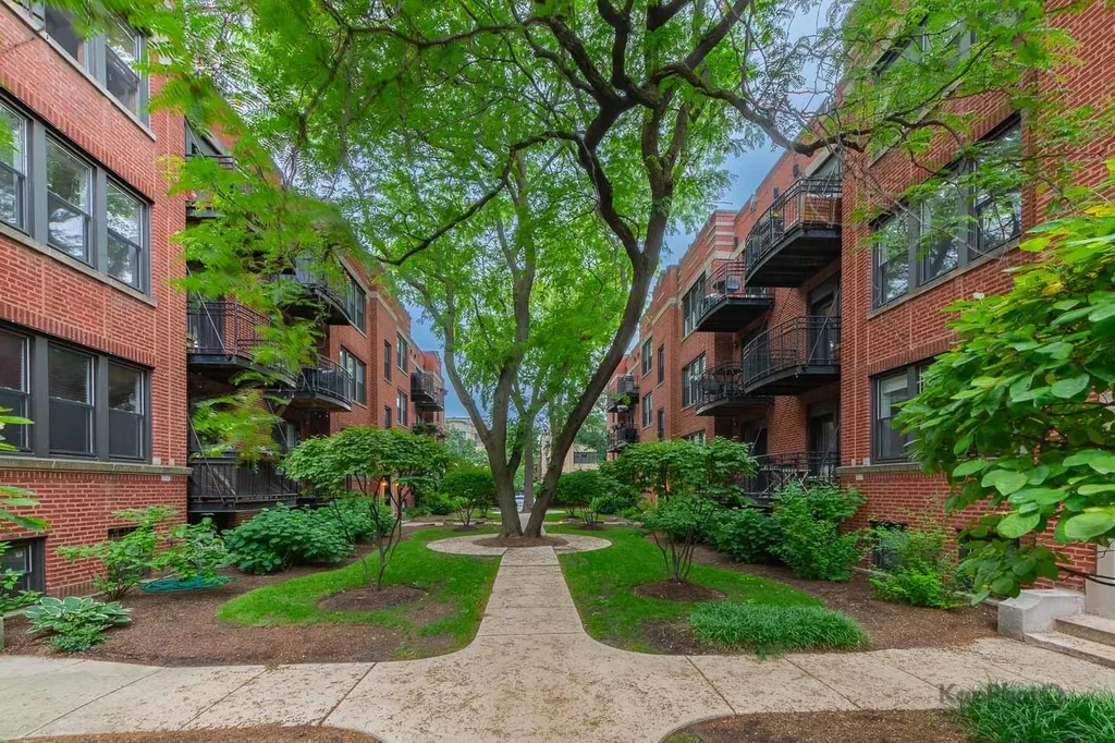 5913 North Paulina Street Chicago IL 60660
