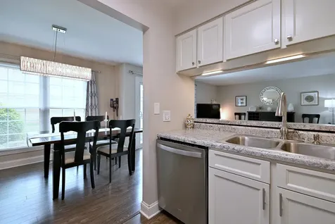1475 Garnet Circle Hoffman Estates IL 60192