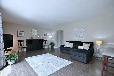 1475 Garnet Circle Hoffman Estates IL 60192
