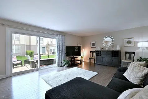 1475 Garnet Circle Hoffman Estates IL 60192
