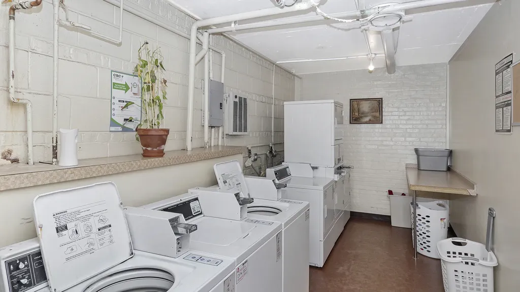 5918 North Kenmore Avenue Chicago IL 60660