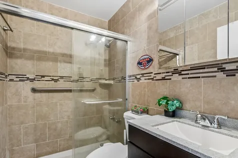 5918 North Kenmore Avenue Chicago IL 60660