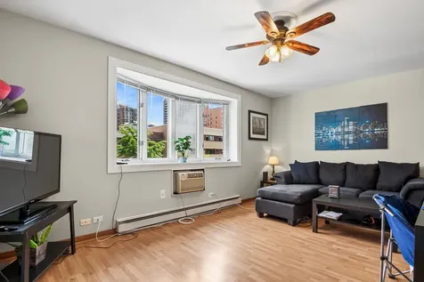 5918 North Kenmore Avenue Chicago IL 60660