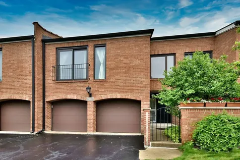 2S727 Williamsburg Court Oak Brook IL 60523