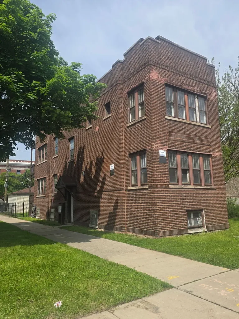 4936 West Maypole Avenue Chicago IL 60644