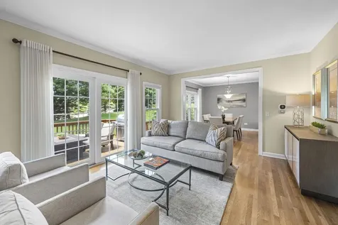 184 Red Top Drive Libertyville IL 60048
