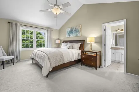 184 Red Top Drive Libertyville IL 60048