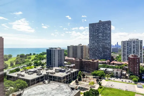 720 West Gordon Terrace Chicago IL 60613