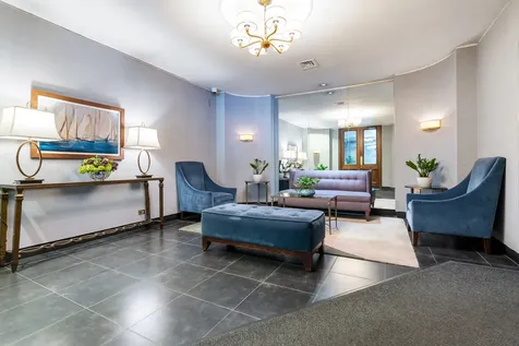 720 West Gordon Terrace Chicago IL 60613