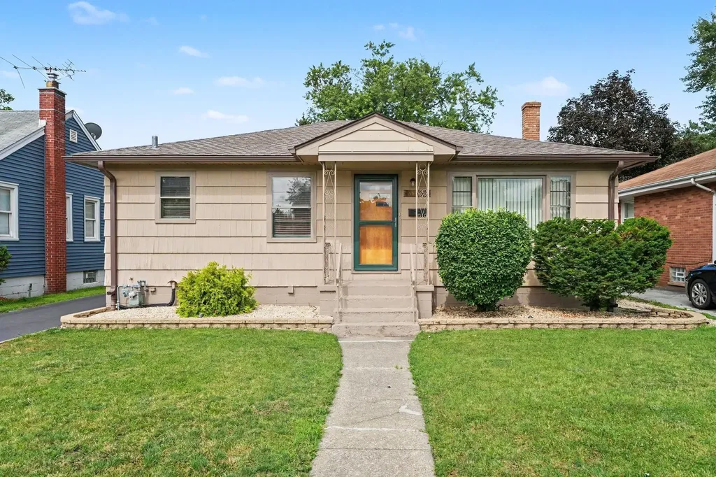 18338 Ridgewood Avenue Lansing IL 60438