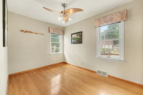 18338 Ridgewood Avenue Lansing IL 60438