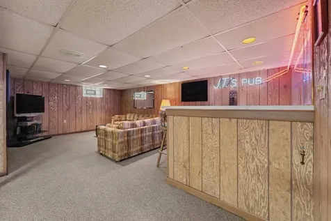 18338 Ridgewood Avenue Lansing IL 60438