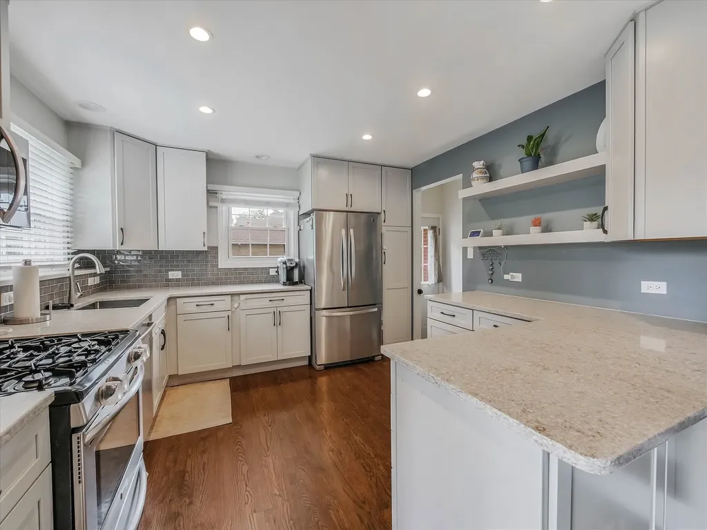 410 East Huntington Lane Elmhurst IL 60126