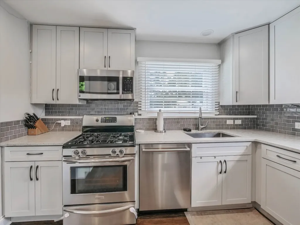 410 East Huntington Lane Elmhurst IL 60126