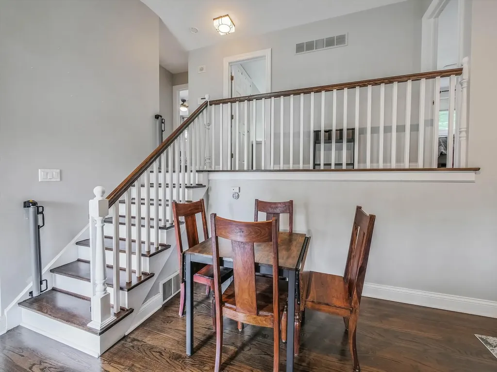 410 East Huntington Lane Elmhurst IL 60126