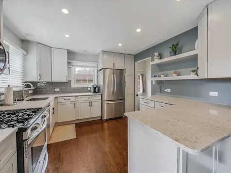 410 East Huntington Lane Elmhurst IL 60126