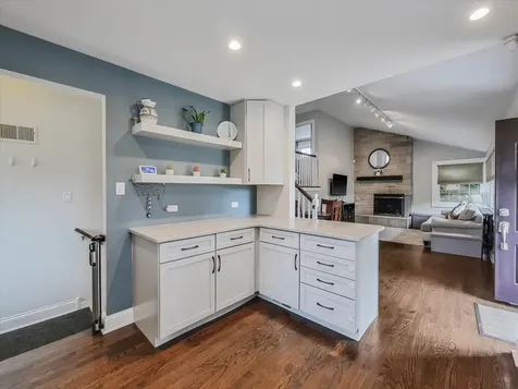 410 East Huntington Lane Elmhurst IL 60126