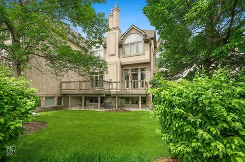 1537 West Rue James Place Palatine IL 60067