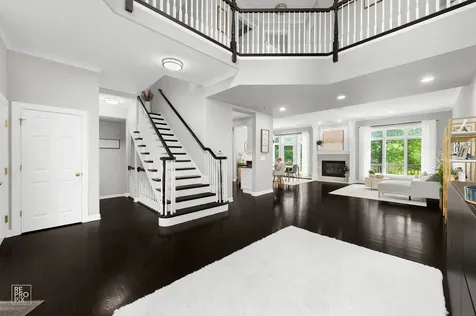1537 West Rue James Place Palatine IL 60067