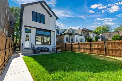 5747 North Maplewood Avenue Chicago IL 60659