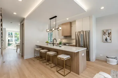 5747 North Maplewood Avenue Chicago IL 60659