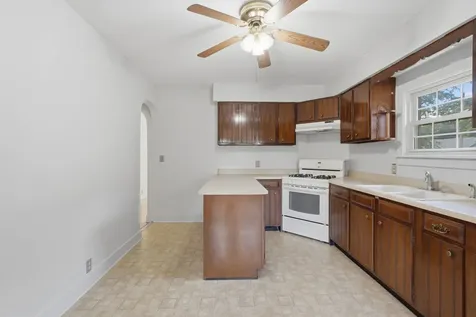 2202 44TH Street Moline IL 61265