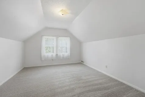 2202 44TH Street Moline IL 61265