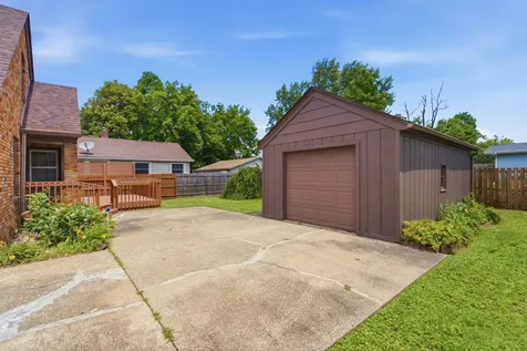 2202 44TH Street Moline IL 61265