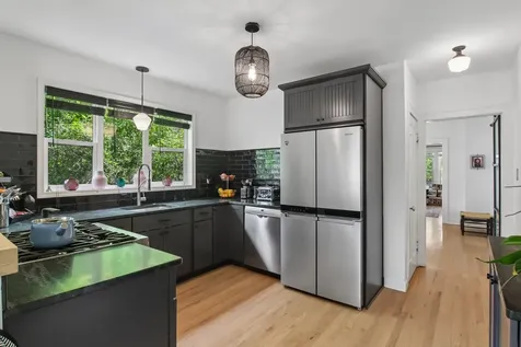 404 Shenstone Road Riverside IL 60546