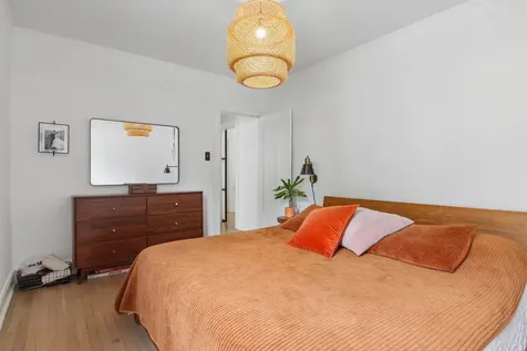 404 Shenstone Road Riverside IL 60546