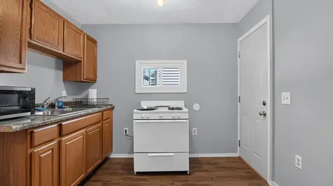 903 Low Street Bloomington IL 61701
